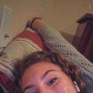 Meet your Posher, Devyn